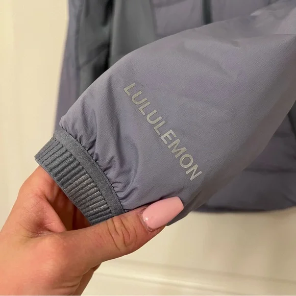 Lululemon Down For It All Jacket 💜 Rare Blue/Purple - Size 4 / Small - Picture 3 of 8